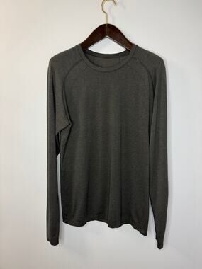 Lululemon Men's Metal Vent Tech Long Sleeve Graphite grey/black Sz XL